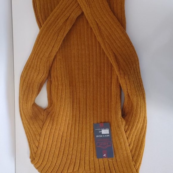 Turtle neck Sweater - Picture 12 of 14